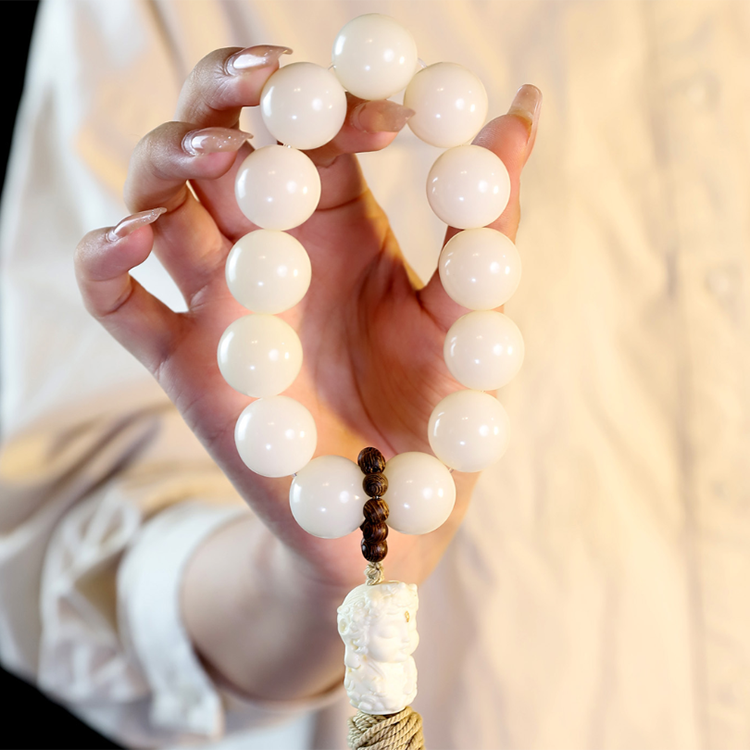 White Jade Bodhi Root Wen Play Bracelet Amber NG