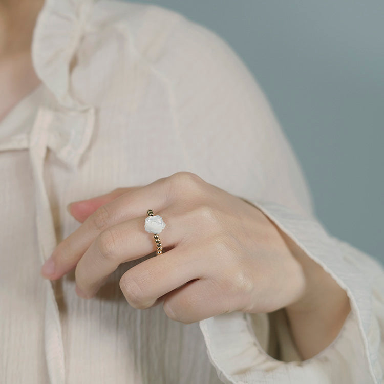 Gold Bead White Rose Ring Amber NG
