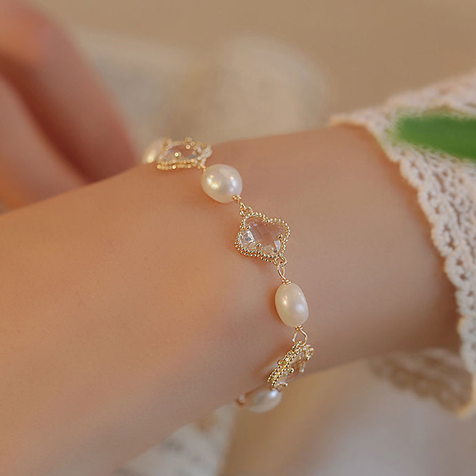 Clover's Blessing - Unique Baroque Pearl Bracelet