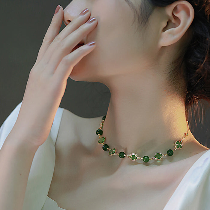 Chrysoprase Clover Necklace Amber NG