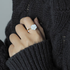 White Rose Ring Amber NG