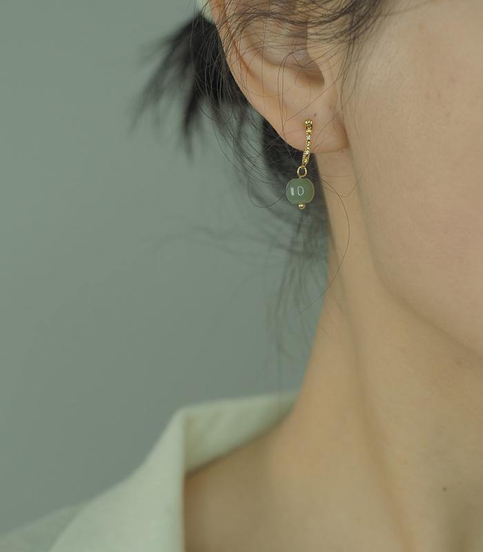 Hetian Jade Lace Ear Buckle Amber NG