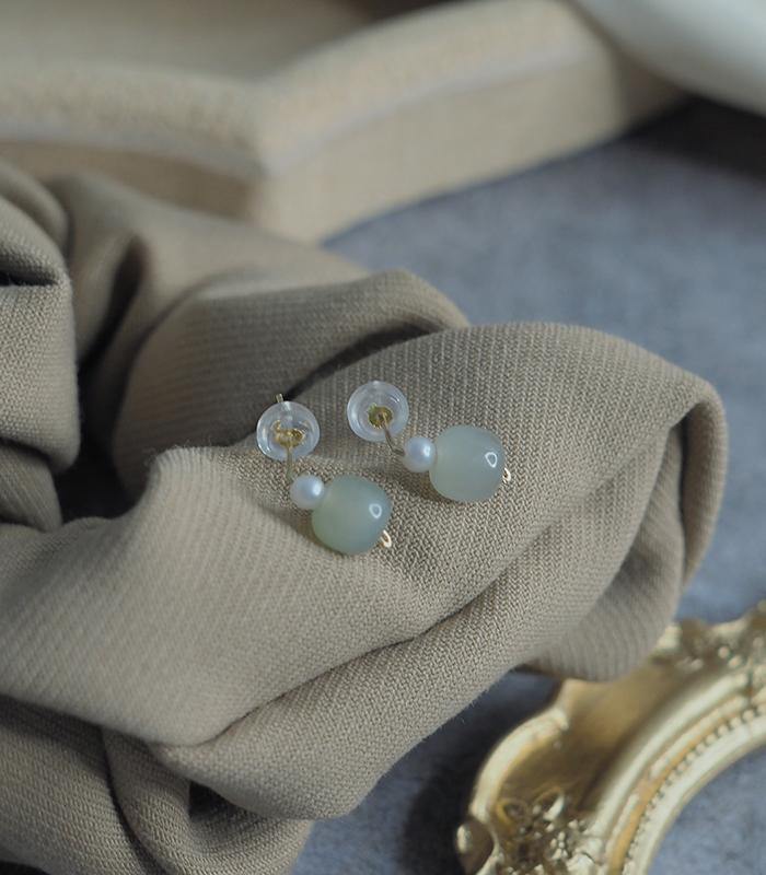 Hetian Jade Pearl 14K Rolled Gold Ear Stud Amber NG